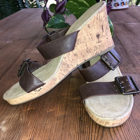 Brand new wedge heels - Picture 3 of 4